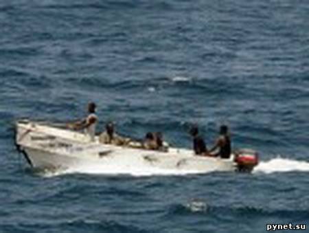 Сомалийские пираты захватили яхту и убили пассажира