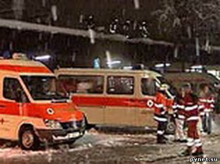 В аэропорту Франкфурта автобус врезался в остановку: один человек погиб. Изображение 1