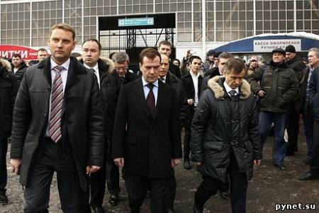Дмитрий Медведев без предупреждения устроил инспекцию в аэропорту "Внуково"