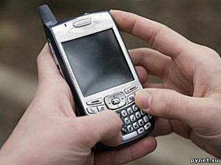 В КНДР ограничили использование мобильных телефонов иностранцами
