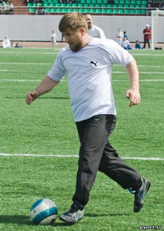 Кадыров выйдет на поле в качестве капитана футбольной команды