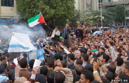 На улицы Каира вновь вышли демонстранты. Изображение 1