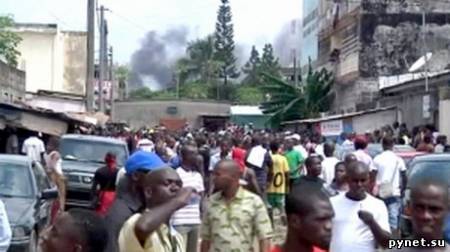 Из охваченного беспорядками Кот-д'Ивуара началась массовая эвакуация иностранцев
