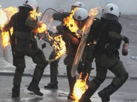Беспорядки в Греции: более ста пострадавших. Изображение 1