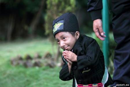 Хагендра Тапа Магар - самый маленький рекордсмен. Изображение 1
