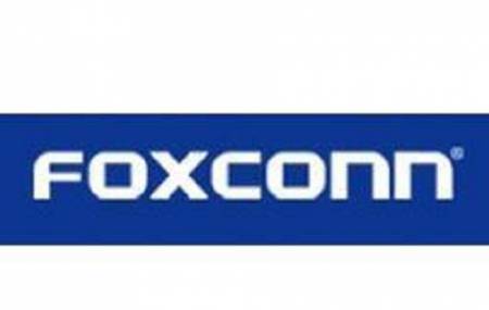 Foxconn нанимает 300-400 тысяч новых работников в Китае.