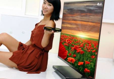 LG LEX8 - телевизор толщиной 9 миллиметров с технологией технологии NANO Lighting. Изображение 1